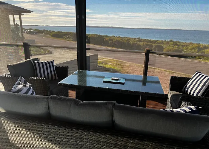 Lincoln View Holiday House