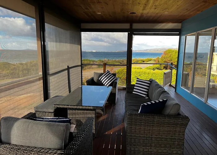 Lincoln View Holiday House
